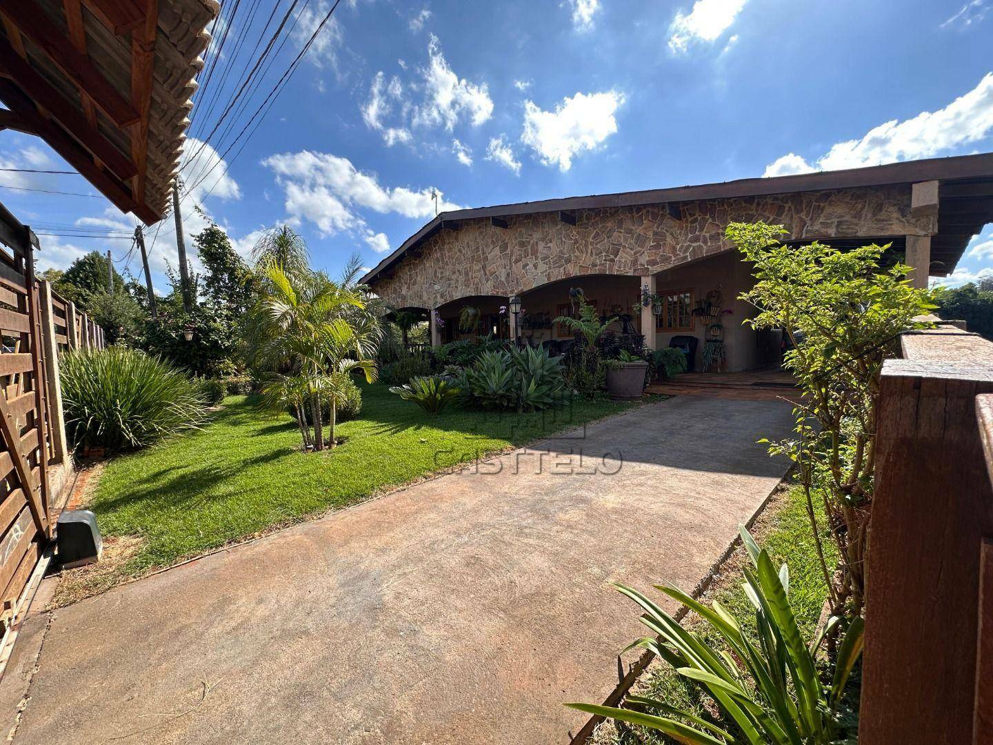 Chácara à venda com 4 quartos, 3500M2 - Foto 1
