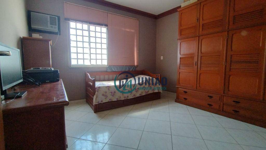 Casa à venda com 3 quartos, 339m² - Foto 13