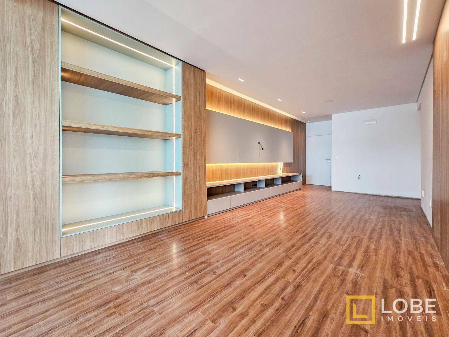 Apartamento à venda com 2 quartos, 146m² - Foto 4