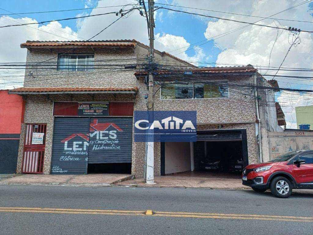 Sobrado à venda com 8 quartos, 300m² - Foto 1