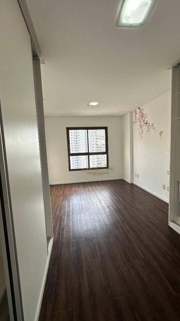 Apartamento à venda com 4 quartos, 166m² - Foto 13