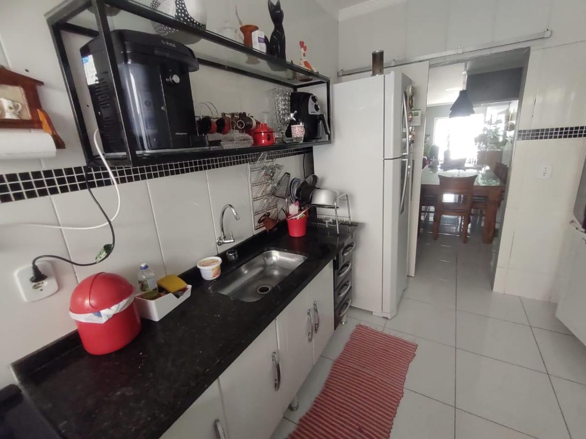 Casa à venda com 3 quartos, 250m² - Foto 9