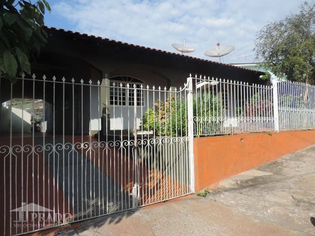 Casa à venda com 4 quartos, 150m² - Foto 2