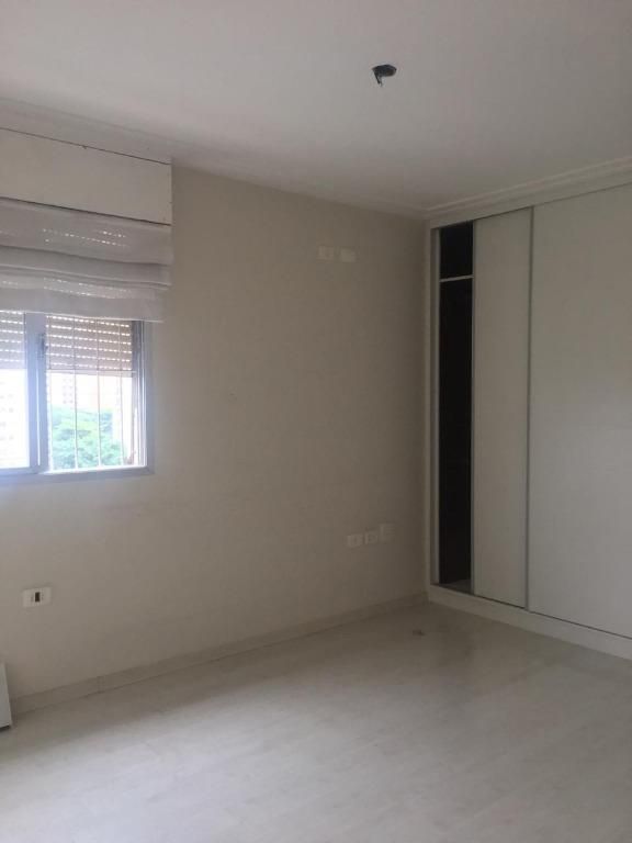 Apartamento para alugar com 4 quartos, 140m² - Foto 7