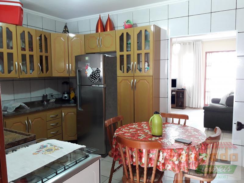 Casa à venda com 3 quartos, 300m² - Foto 3