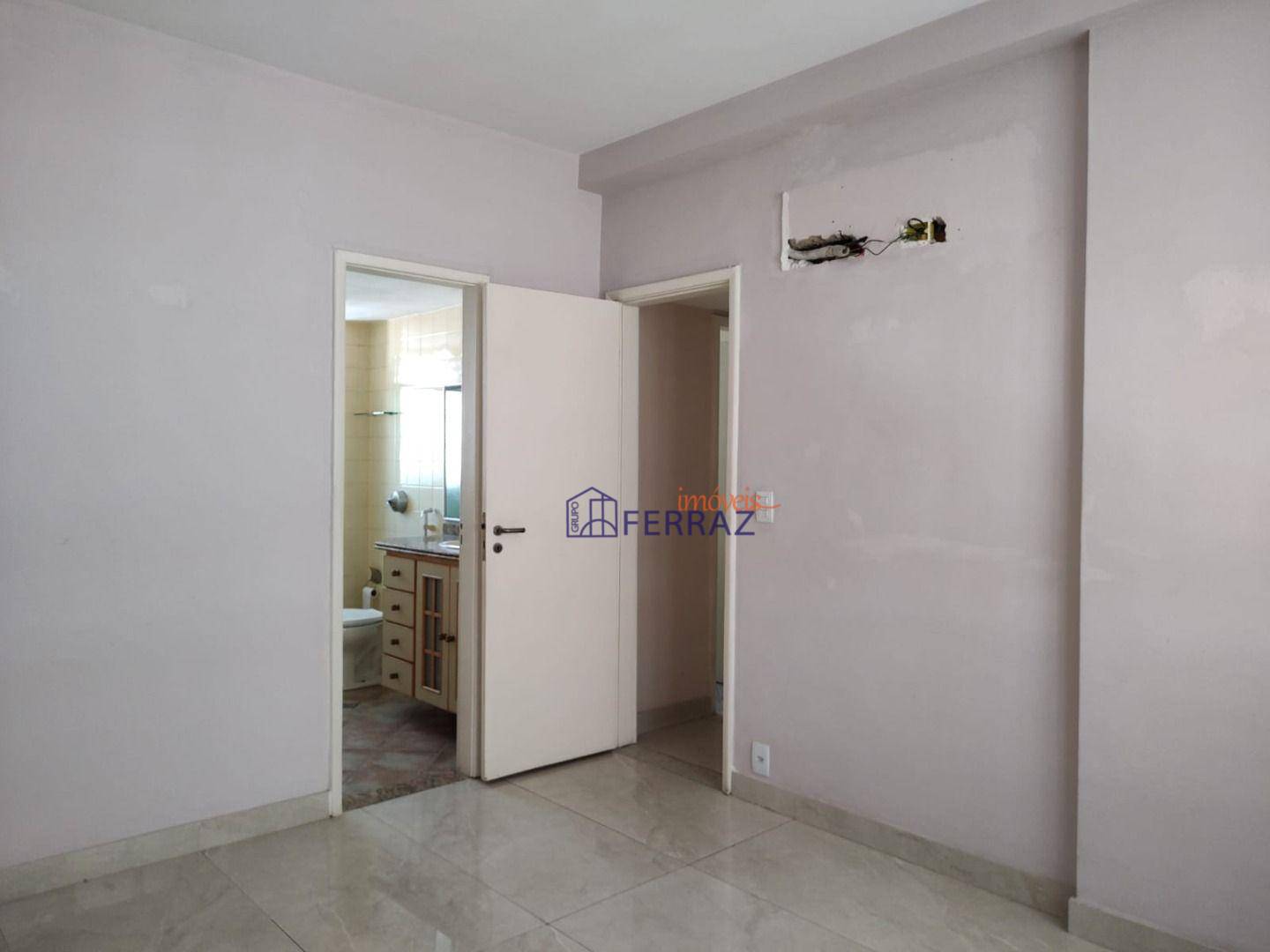 Apartamento à venda com 3 quartos, 140m² - Foto 8