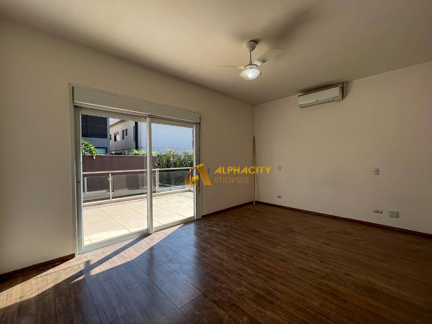 Casa de Condomínio à venda e aluguel com 4 quartos, 400m² - Foto 31