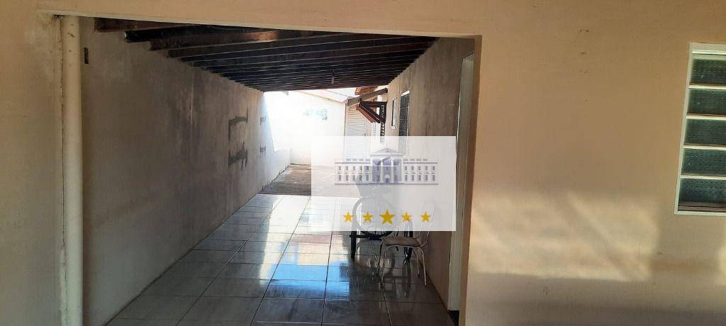 Casa à venda com 3 quartos, 223m² - Foto 11