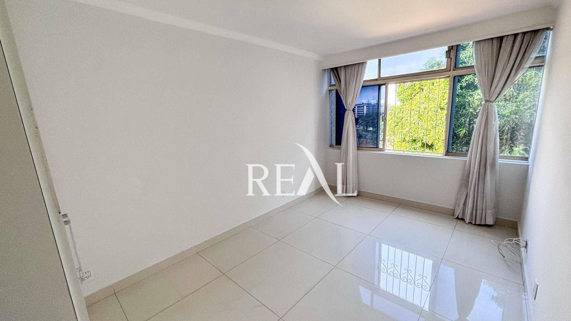 Apartamento para alugar com 3 quartos, 137m² - Foto 13