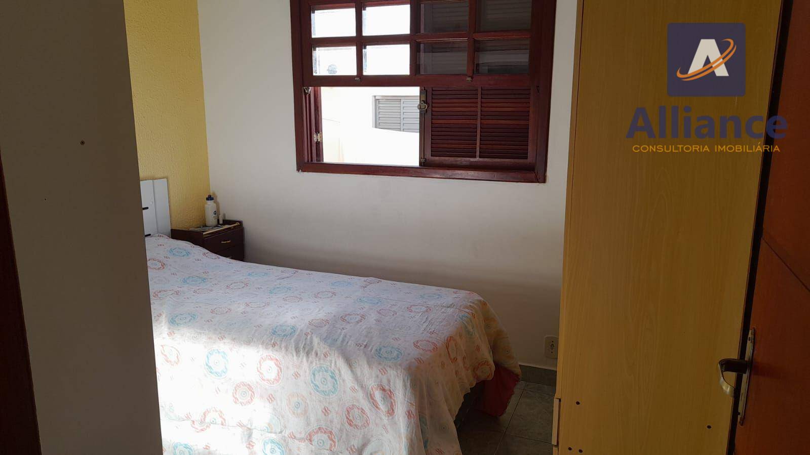 Casa à venda com 4 quartos, 180m² - Foto 16