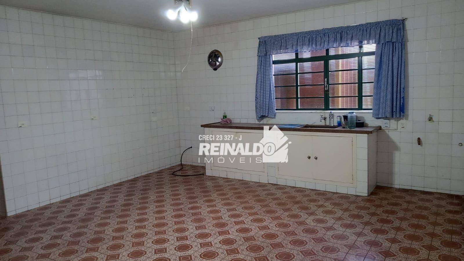 Casa para alugar com 4 quartos, 415m² - Foto 25