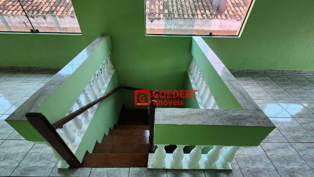Sobrado à venda com 3 quartos, 220m² - Foto 31