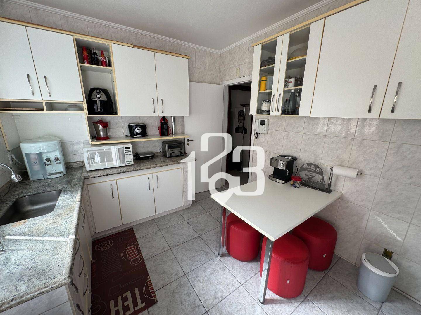 Casa à venda com 3 quartos, 209m² - Foto 16