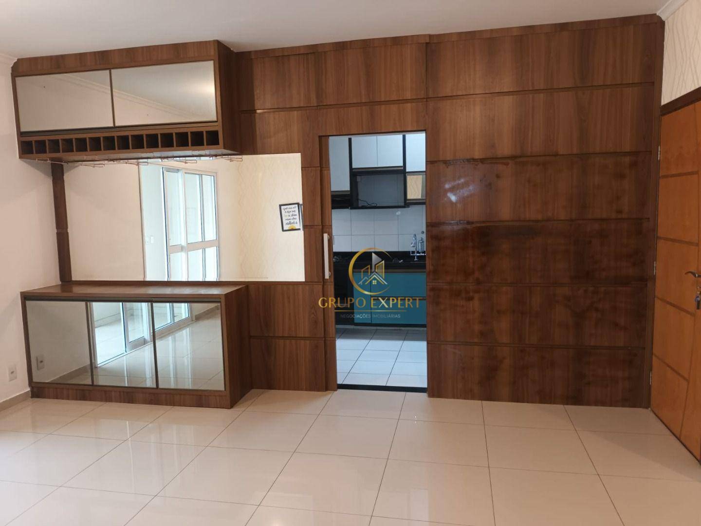 Apartamento à venda com 3 quartos, 97m² - Foto 2