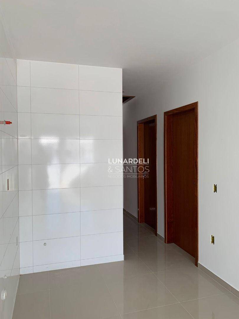 Casa à venda com 2 quartos, 49m² - Foto 9