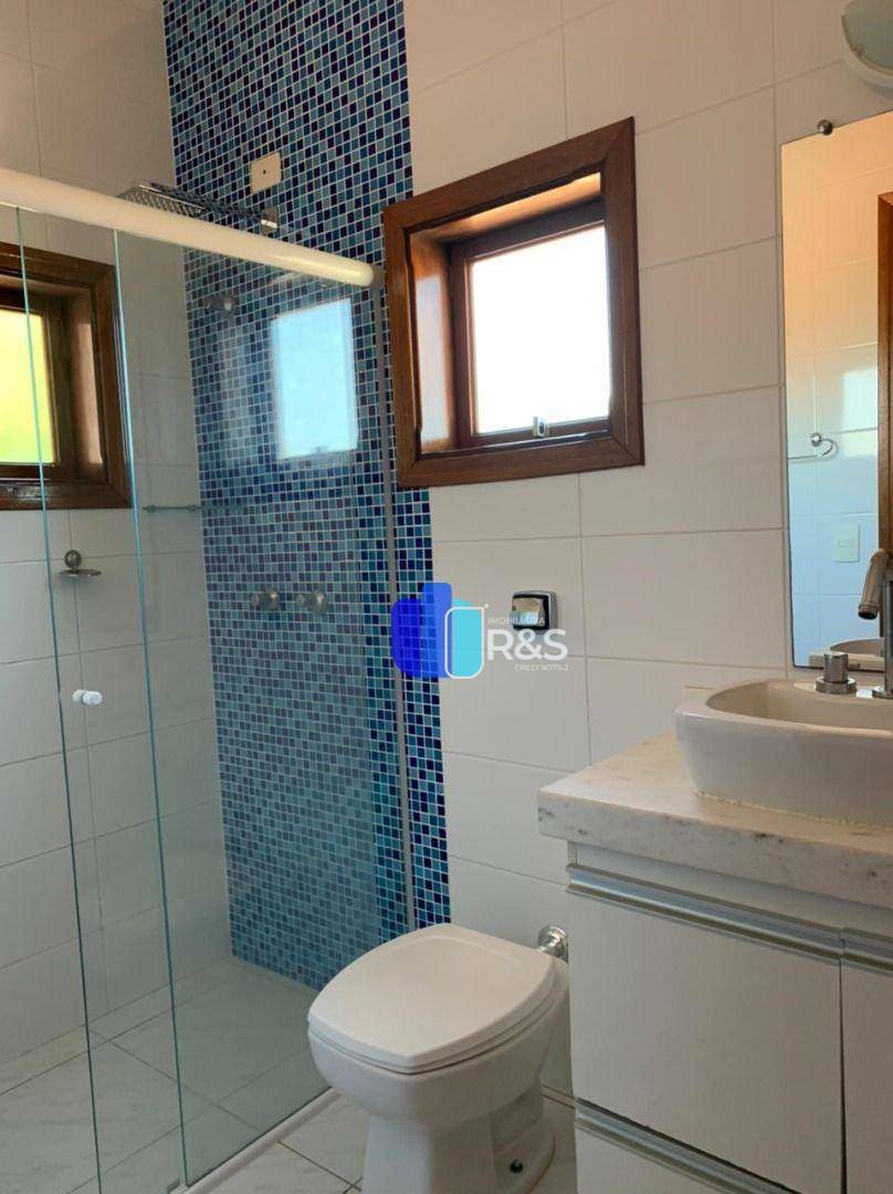 Casa de Condomínio para alugar com 3 quartos, 256m² - Foto 28