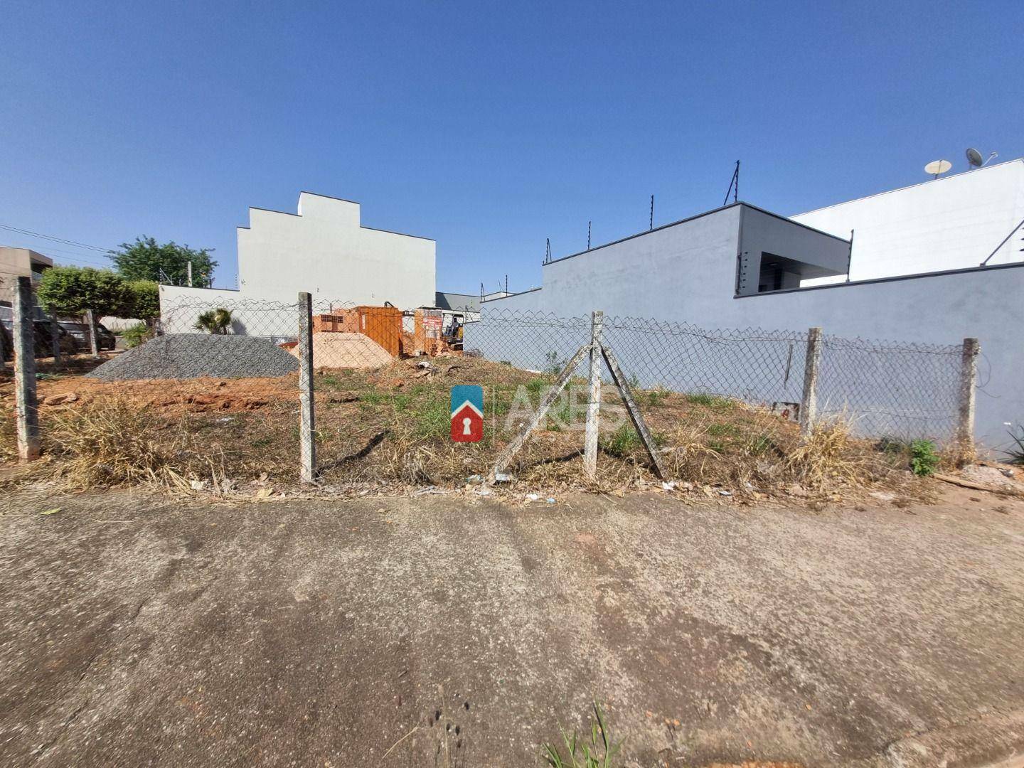 Terreno à venda, 235M2 - Foto 1