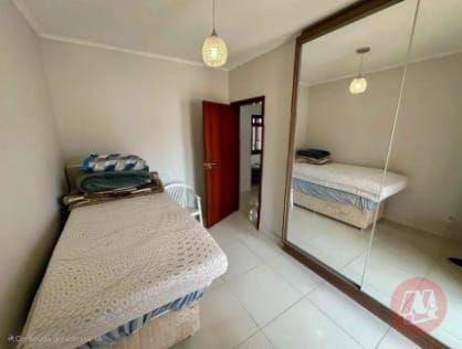Casa para alugar com 4 quartos, 200m² - Foto 14