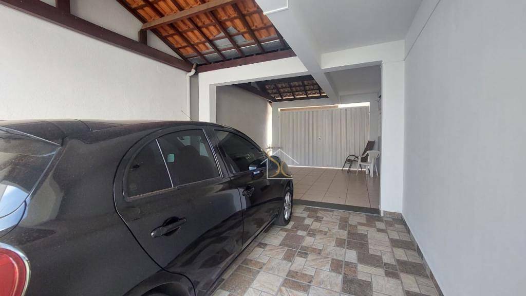 Casa à venda com 3 quartos, 194m² - Foto 4