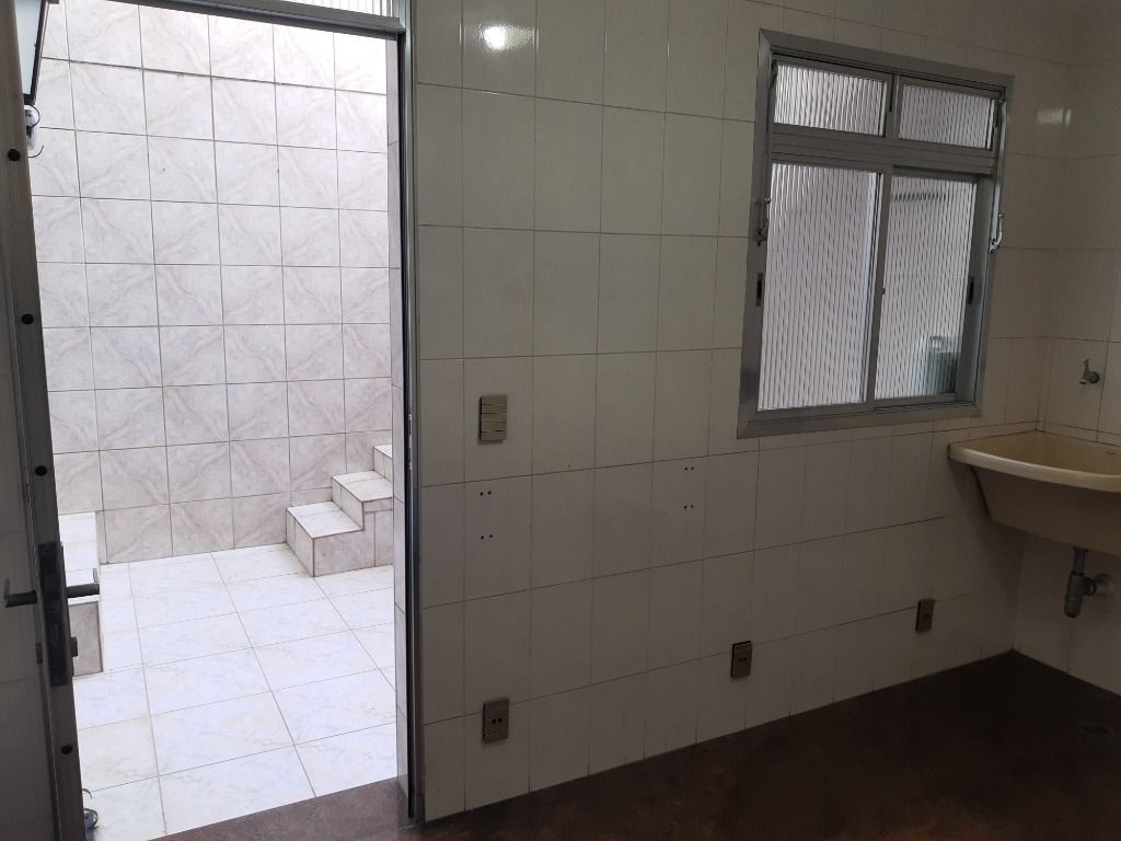 Sobrado à venda com 4 quartos, 250m² - Foto 53