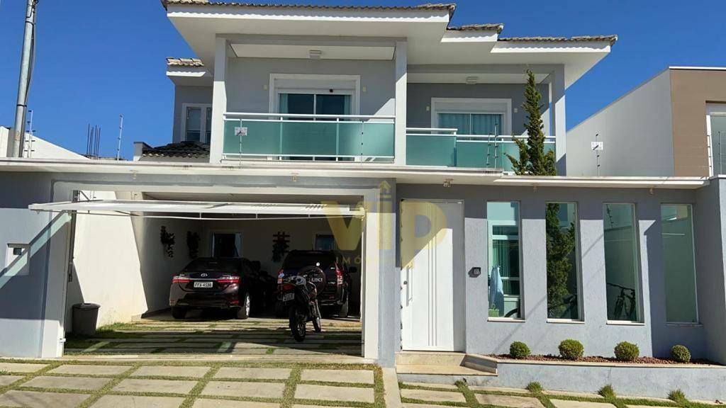 Casa à venda com 3 quartos, 315m² - Foto 1