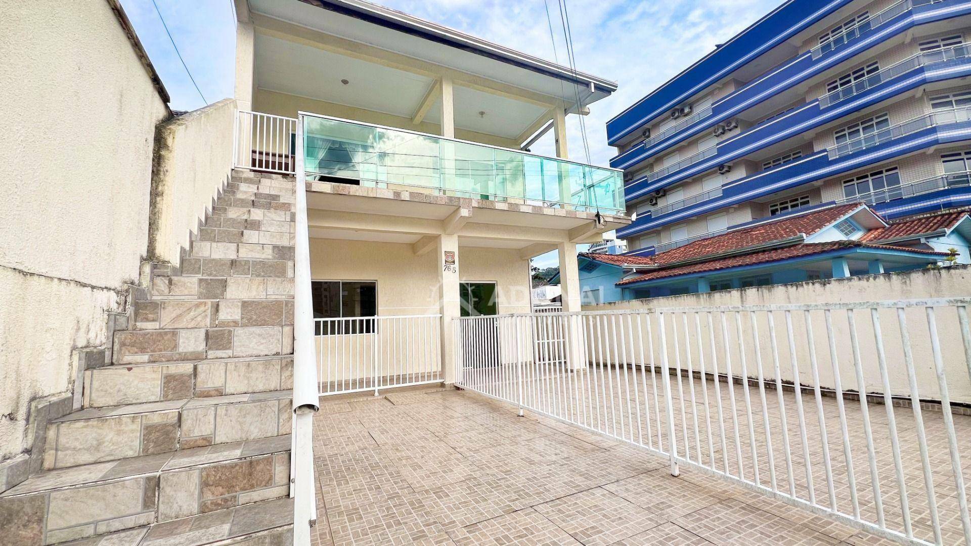 Sobrado à venda com 7 quartos, 250m² - Foto 4