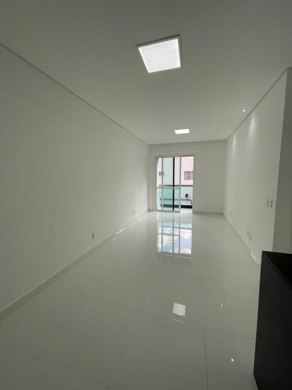 Apartamento à venda com 1 quarto, 52m² - Foto 9