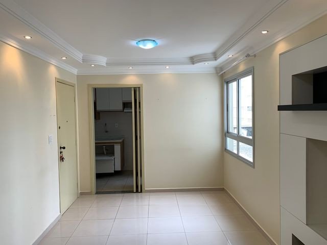 Apartamento à venda com 2 quartos, 65m² - Foto 1