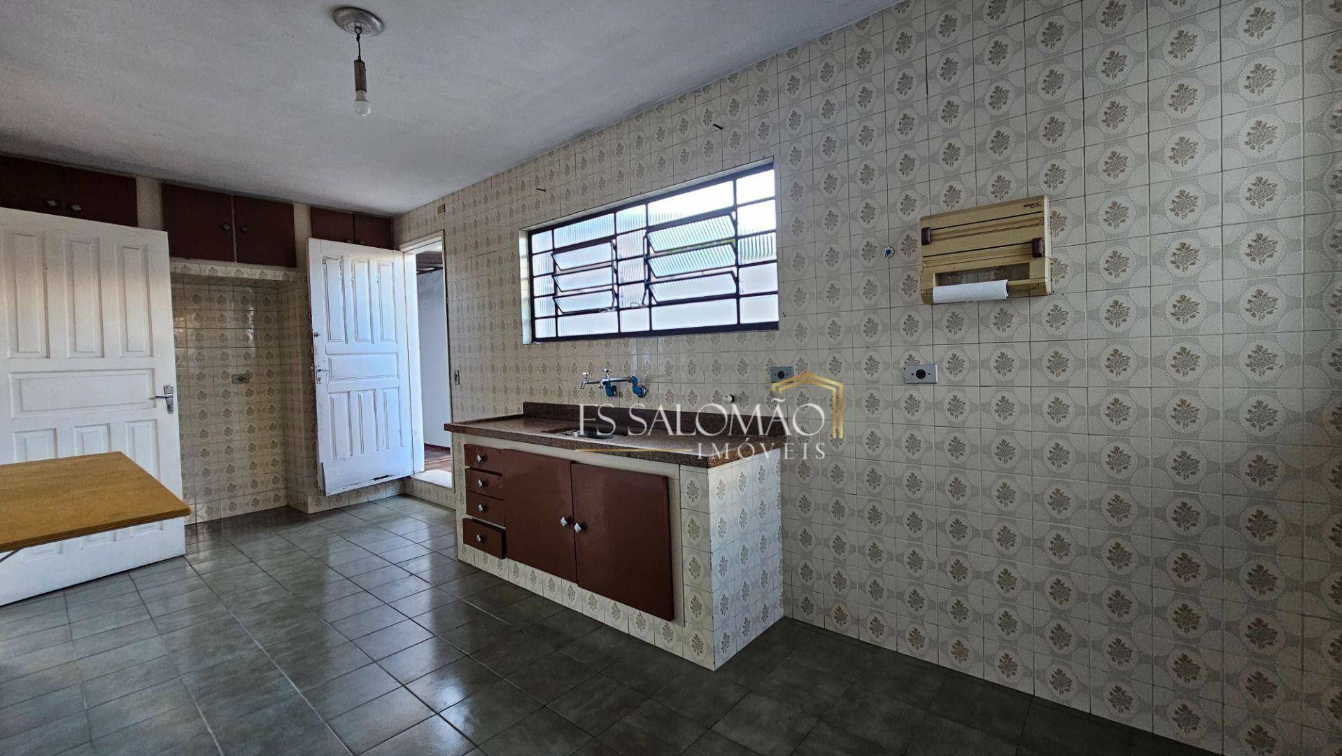 Casa para alugar com 2 quartos, 105m² - Foto 13