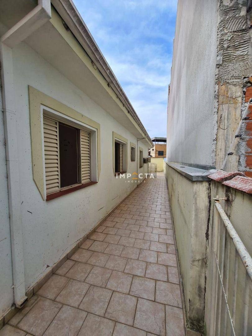 Casa à venda com 6 quartos, 270m² - Foto 12