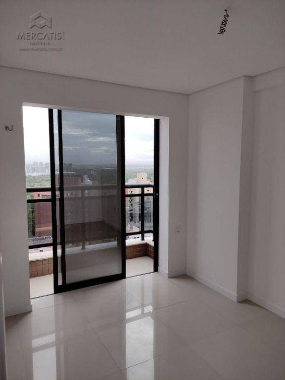 Apartamento à venda com 3 quartos, 107m² - Foto 19