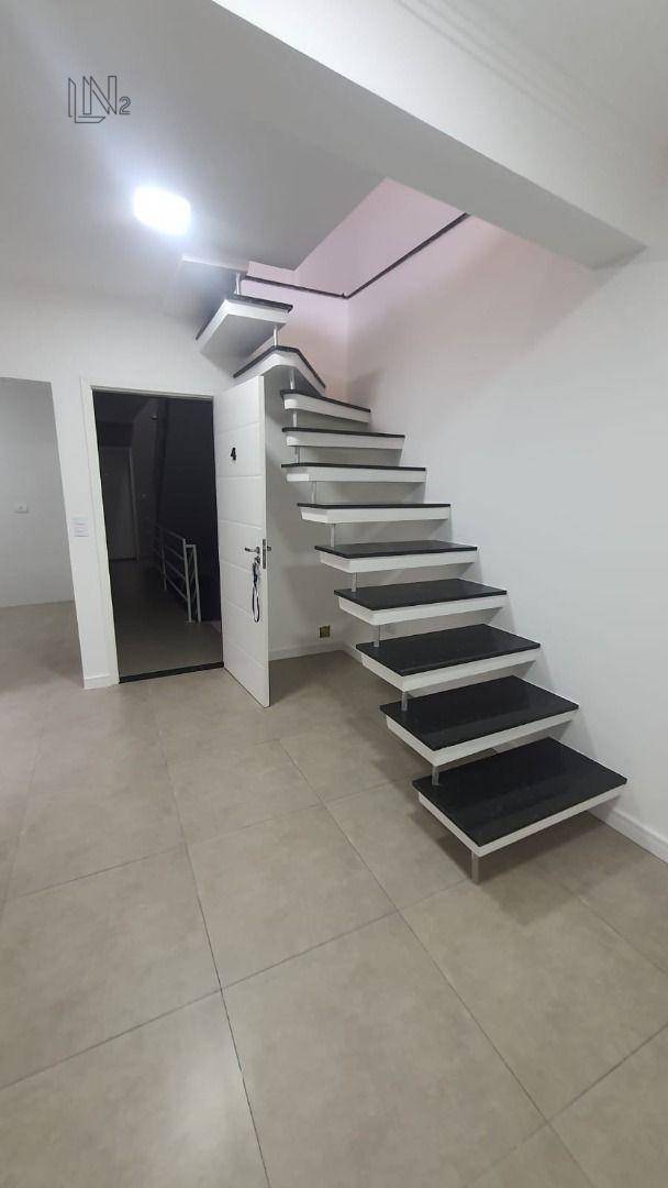 Cobertura à venda com 3 quartos, 130m² - Foto 4