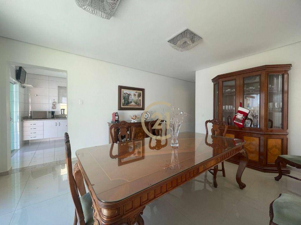 Casa de Condomínio à venda com 4 quartos, 301m² - Foto 4