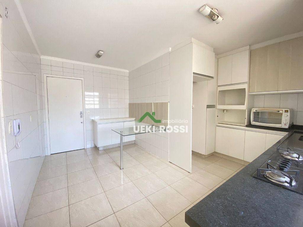 Apartamento à venda com 3 quartos, 103m² - Foto 3