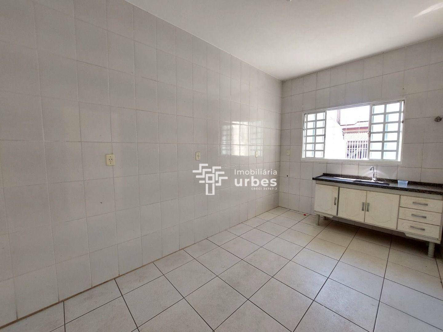 Casa para alugar com 2 quartos, 75m² - Foto 4