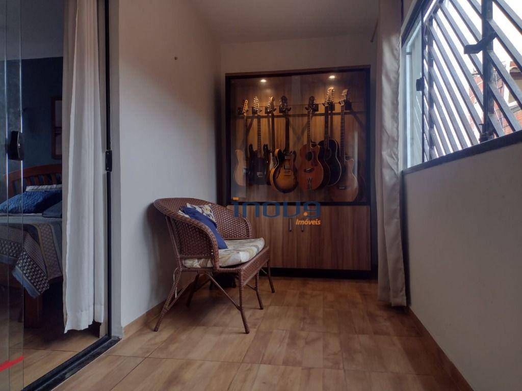 Casa à venda com 4 quartos, 250m² - Foto 30