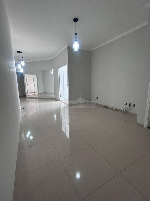 Casa à venda com 3 quartos, 228m² - Foto 5