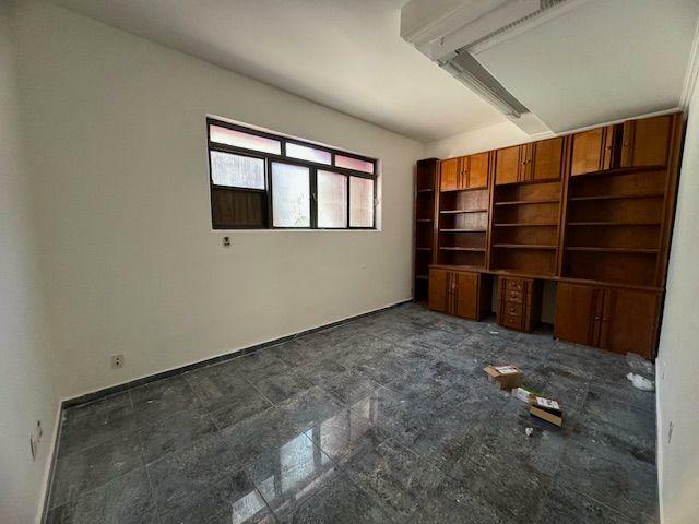 Sobrado à venda com 5 quartos, 499m² - Foto 4