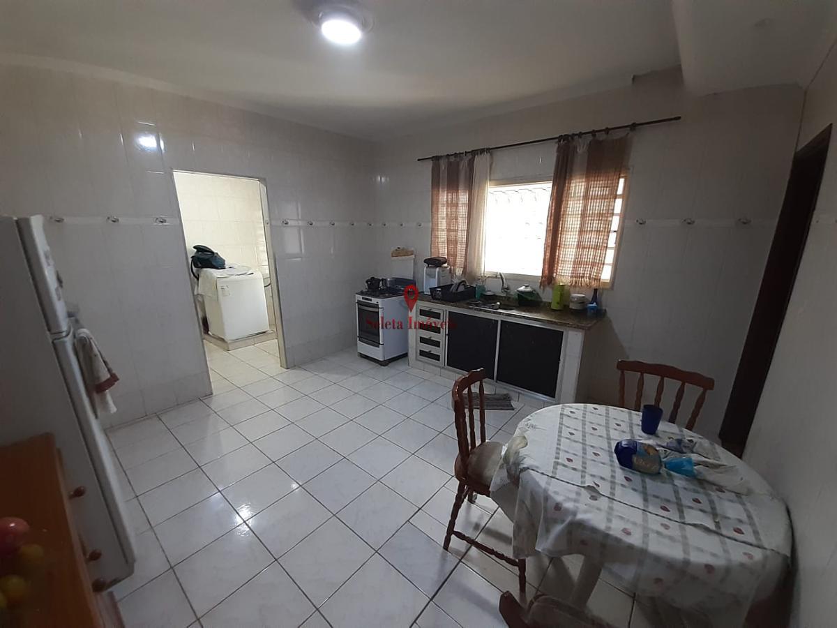 Casa à venda com 2 quartos, 80m² - Foto 14