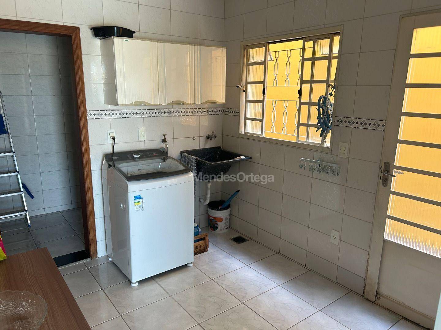 Casa à venda com 4 quartos, 237m² - Foto 32