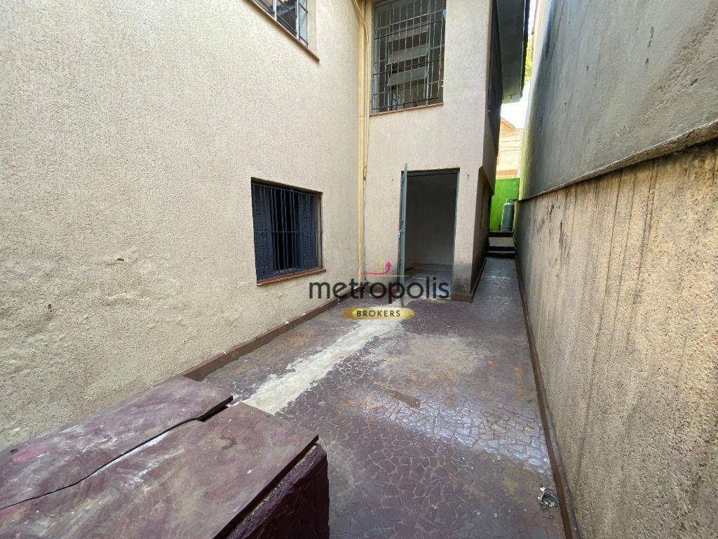 Casa para alugar com 3 quartos, 220m² - Foto 29