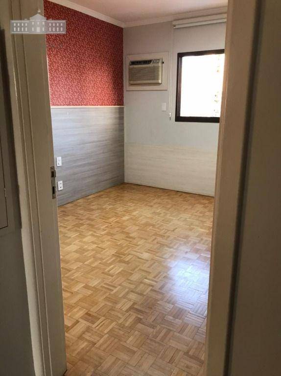Apartamento à venda com 3 quartos, 198m² - Foto 10