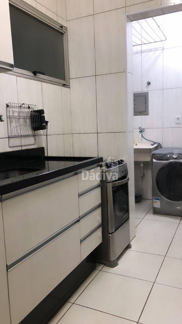 Apartamento à venda com 2 quartos, 67m² - Foto 4