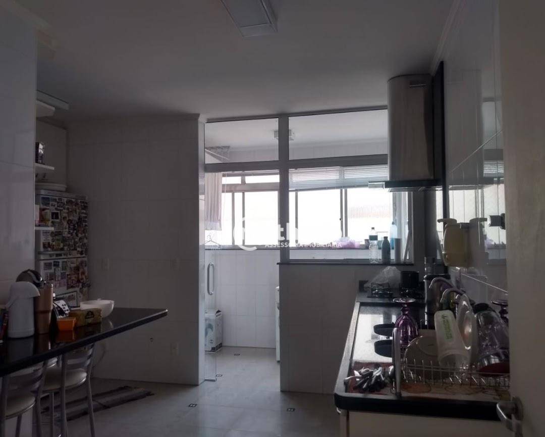 Apartamento à venda com 3 quartos, 110m² - Foto 19