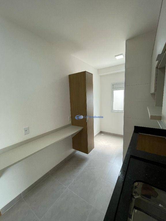 Apartamento para alugar com 3 quartos, 84m² - Foto 4