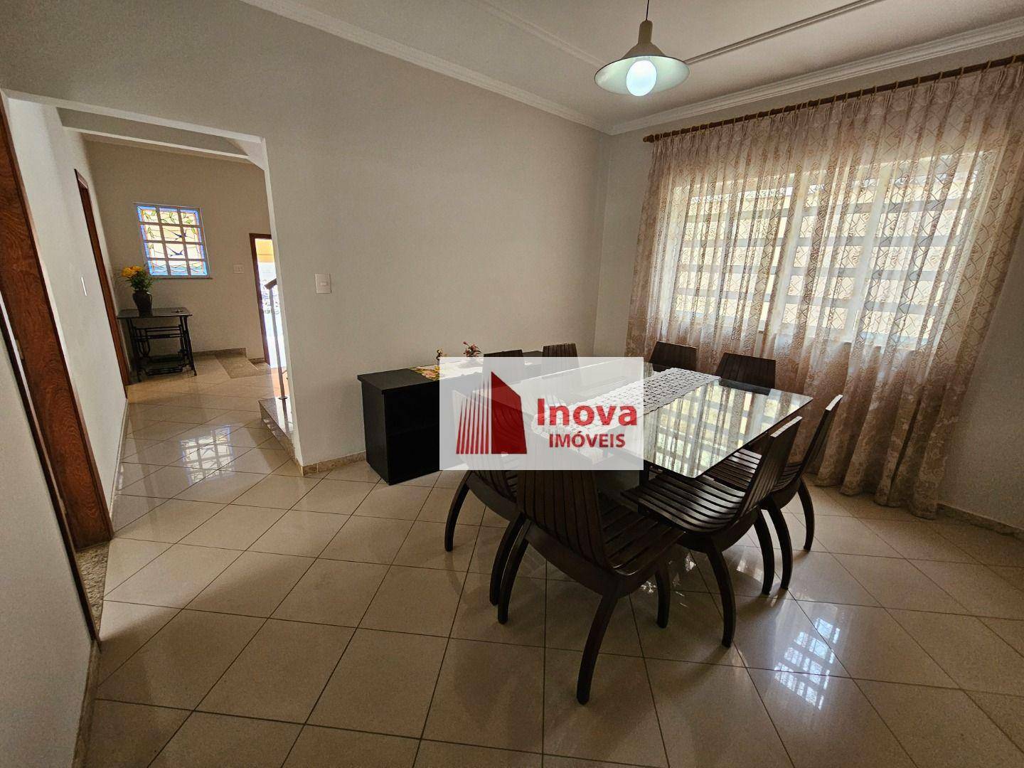 Casa para alugar com 4 quartos, 220m² - Foto 15