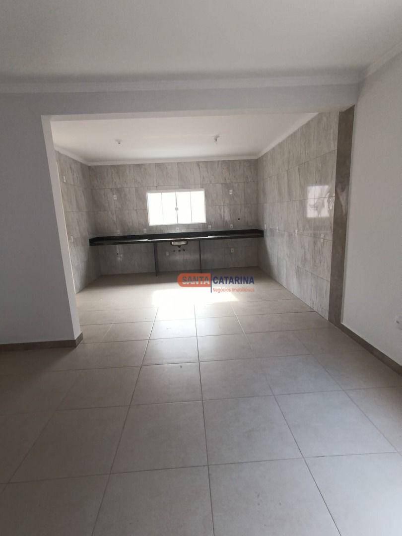 Casa de Condomínio à venda com 3 quartos, 200m² - Foto 4