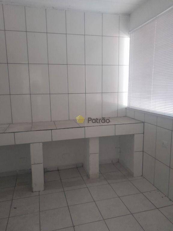 Sobrado para alugar com 3 quartos, 180m² - Foto 14