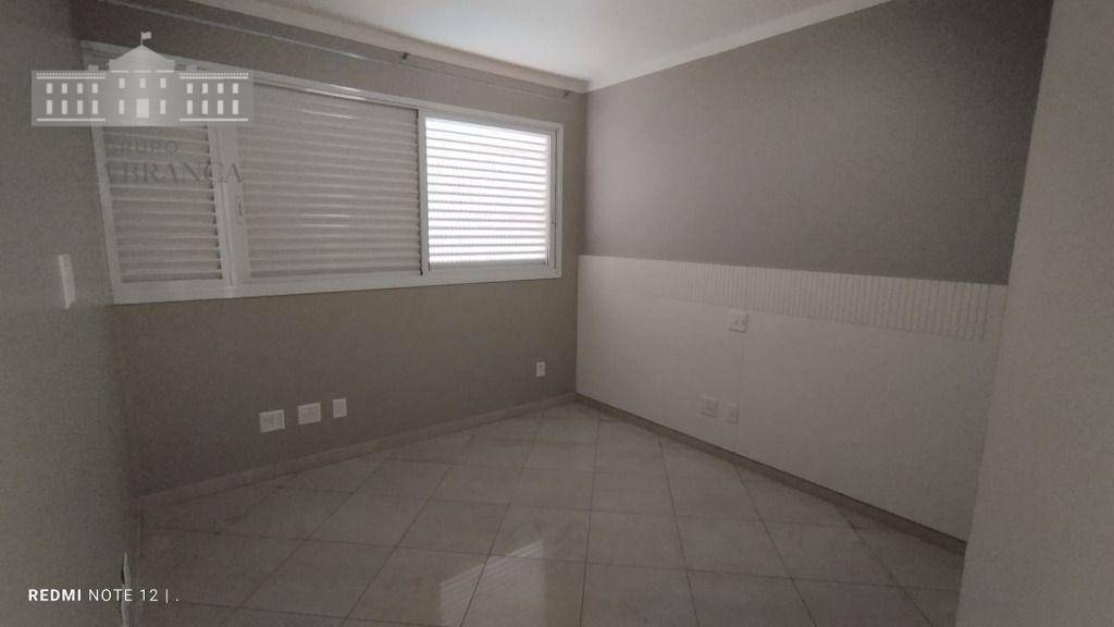 Apartamento para alugar com 3 quartos, 320m² - Foto 16