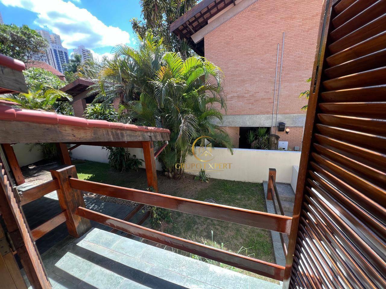 Casa de Condomínio à venda e aluguel com 3 quartos, 300m² - Foto 18